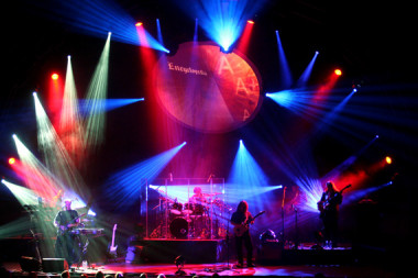 <p>En el experimento, los científicos querían saber qué significado daban los voluntarios que habían tomado LSD a una serie de canciones, algunas muy importantes para ellos y otras neutras. En la foto, un concierto de Pink Floid, uno de los grupos de rock psicodélico más importantes de la historia. Imagen: Wikipedia</p>