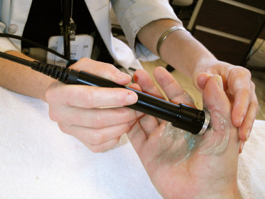 <p>Ultrasonidos como los utilizados en terapias de rehabilitación activan las nanopartículas / <a href="https://www.flickr.com/photos/patrix/69828779/sizes/l" target="_self">Patrix</a>.</p>