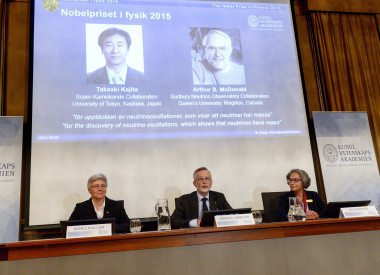 <p>Anuncio del Premio Nobel de Física 2015, otorgado al japonés Takaaki Kajita y el canadiense Arthur B. McDonald. / EFE</p>