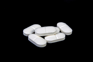<p/>El acetaminofén, también llamado paracetamol, es el componente activo de muchos medicamentos comúnmente recetados. / <a href=