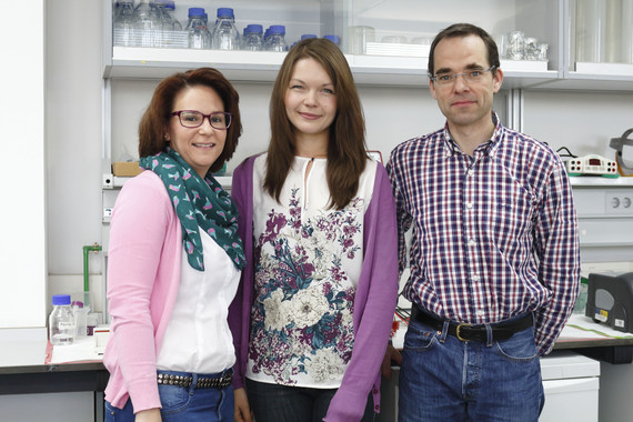 <p>En la foto, de izquierda a derecha, Cristina Ayuso, Agnieszka Dobrzynska y Peter Askjaer. / UPO</p>