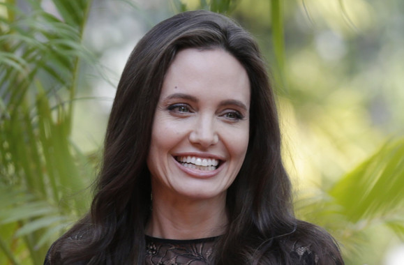 <p>Angelina Jolie se sometió a una doble mastectomía preventiva para evitar el cáncer de mama, ya que tenía fallos en BRCA1 y BRCA2, así como antecedentes familiares. / EFE/EPA/MAK REMISSA</p>