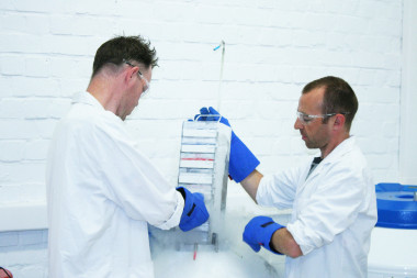 <p>Laboratorio de criopreservación de plátanos en Bélgica. / <a href="https://www.flickr.com/photos/bioversity/32079703046/" target="_blank">Bioversity International/B. Panis</a>.</p>