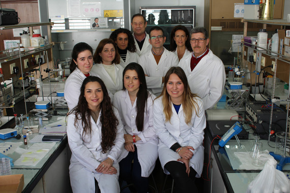 <p>Los investigadores de la Universidad de Sevilla han desarrollado el sistema basado en membranas y electricidad para analizar parabenos en aguas superficiales. / Fundación Descubre</p>