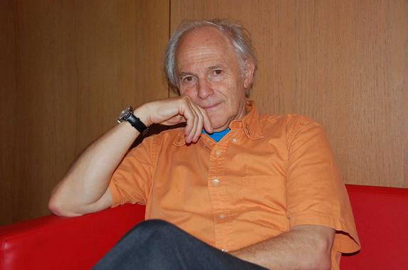 <p>El químico Harold Kroto, laureado por la Academia Sueca, está preocupado por la formación científica y artística de los jóvenes. Imagen: SINC</p>