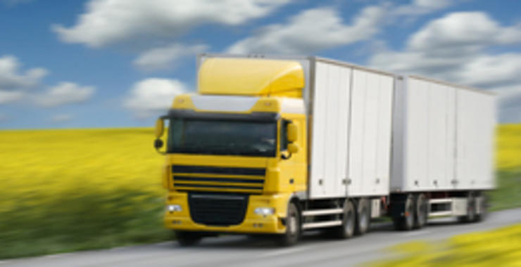 <p> Transporte de alimentos por carretera. Fuente: FOTOLIA.</p>