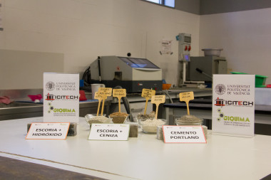 <p>Los investigadores españoles y brasileños han creado el primer cemento a nivel mundial fabricado solo con residuos: ceniza de hueso de aceituna y escoria procedente de altos hornos. / UPV</p>