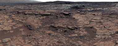<p>Imagen tomada por Curiosity del <em>Gillespie Lake Member</em>, en el valle Paz de Marte / <a href="http://mars.nasa.gov/msl/images/pia17595-FigA-unannotated-full.jpg" target="_blank">NASA/JPL-Caltech/MSSS</a></p>