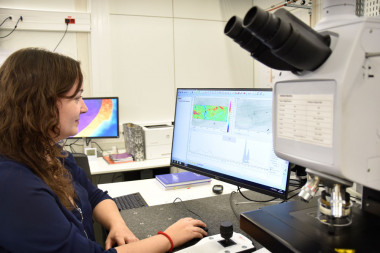 <p>Imma Martínez-Rovira, investigadora <em>Marie Curie</em> de ALBA y experta en el desarrollo de tratamientos de radioterapia innovadores. / Sincrotrón ALBA</p>