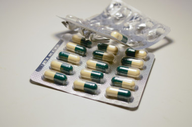 <p>Infecciones hasta ahora resistentes a los antibióticos pueden volver a curarse si se suprimen los genes responsables de reparar el ADN / Fundación Descubre</p>
