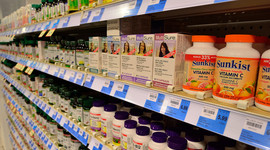 suplementos nutricionales en un supermercado