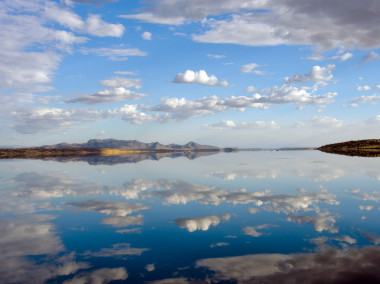 <p>Lago Magadi en la estacón lluviosa / Richard Owen</p>