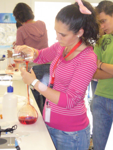 
<!-- START: including template: extension/sinc/design/ezwebin/templates/content/datatype/view/ezxmltags/paragraph.tpl (design:content/datatype/view/ezxmltags/paragraph.tpl) -->
<p>Un joven estudiante, en laboratorio durante la Semana de Inmersión de la Investigación en la edición del año anterior.Foto: UNIZAR.</p>
<!-- STOP: including template: extension/sinc/design/ezwebin/templates/content/datatype/view/ezxmltags/paragraph.tpl (design:content/datatype/view/ezxmltags/paragraph.tpl) -->
