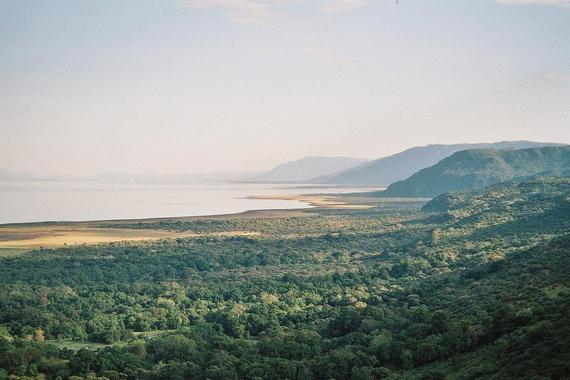 <p>El lago Manyara, al norte de Tanzania, cercano al Gran Valle del Rift de África. Imagen: Wikipedia / Clem23.</p>