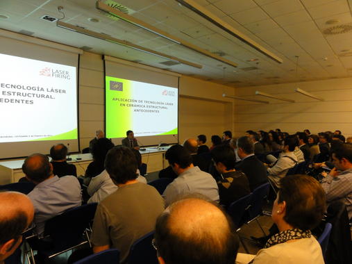 <p> Prsentacion de la nueva tecnología en CEVISAMA. Imagen: ICMA.</p>