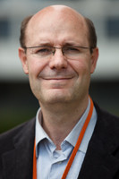 <p>El catedrático Víctor Moreno, de la Facultad de Medicina y Ciencias de la Salud de la Universidad de Barcelona, el Instituto de Investigación Biomédica de Bellvitge y el Instituto Catalán de Oncología. / UB</p>