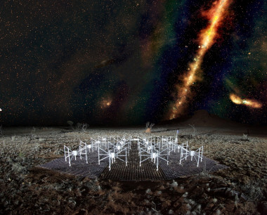 <p>Imagen del cielo en radio obtenida por el radiotelescopio MWA. La Vía Láctea se distingue como una banda que atraviesa el cielo. / Radioimagen de Natasha Hurley-Walker (ICRAR/Curtin) y el equipo GLEAM en el entorno del MWA ilustrado por John Goldsmith y Celestial Visions</p>