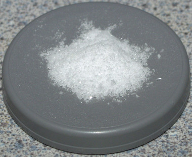 <p>Cristales de triperoxido de triacetona (TATP), conocido popularmente como la ‘madre de Satán’. / DICYT</p>