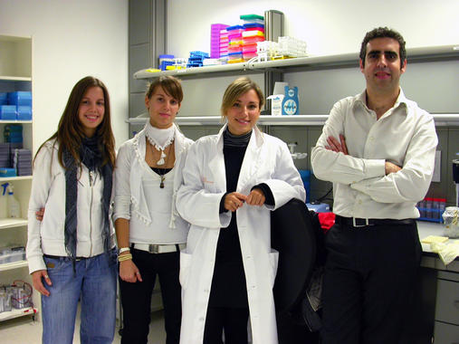 <p>El grupo de investigadoras, liderados por Manel Esteller. Imagen: IDIBELL.</p>