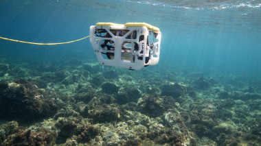 <p>El dron Sibiu Nano sumergido. / Nido Robotics</p>