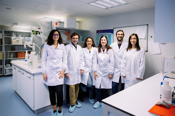 <p/>Â Equipo del centro Creatio de la UB, liderado porÂ Josep M.Âª Canals / PCB” style=”” /><span style=