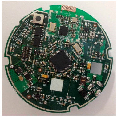 <p>El sistema está formado por una placa de unos 7 centímetros de diámetro que integra varios sensores. / Fundación Descubre </p>
