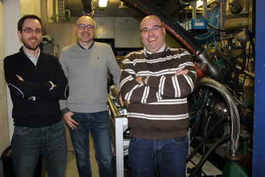 <p>Los investigadores de la Universidad Politecnica de Valencia Pedro Piqueras, José Ramón Serrano y Antonio García, en los laboratorios del CMT-Motores Térmicos. / UPV</p>