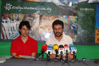 
<!-- START: including template: extension/sinc/design/ezwebin/templates/content/datatype/view/ezxmltags/paragraph.tpl (design:content/datatype/view/ezxmltags/paragraph.tpl) -->
<p> Presentación del informe en la sede de Ecologistas en Acción. Foto: SINC.</p>
<!-- STOP: including template: extension/sinc/design/ezwebin/templates/content/datatype/view/ezxmltags/paragraph.tpl (design:content/datatype/view/ezxmltags/paragraph.tpl) -->
