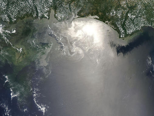 <p><a href="http://plataformasinc.es/index.php/esl/imagenes/inicio/(imagen)/55123" target="_self">Imagen del satélite MODIS de la NASA del vertido</a> a fecha del 18 de junio de 2010. Foto: NASA:</p>