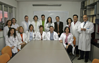 
<!-- START: including template: extension/sinc/design/ezwebin/templates/content/datatype/view/ezxmltags/paragraph.tpl (design:content/datatype/view/ezxmltags/paragraph.tpl) -->
<p>Equipo de Metabolismo Óseo y Mineral del Hospital Universitario Central de Asturias (HUCA). Jorge Cannata Andía es el primero por la derecha. 
<!-- START: including template: extension/sinc/design/standard/templates/content/datatype/view/ezxmltags/link.tpl (design:content/datatype/view/ezxmltags/link.tpl) -->
<a href="http://www.plataformasinc.es/index.php/esl/Galeria-multimedia/Imagenes/Corazon-amenazas-desconocidas" target="_self">Foto cedida</a>
<!-- STOP: including template: extension/sinc/design/standard/templates/content/datatype/view/ezxmltags/link.tpl (design:content/datatype/view/ezxmltags/link.tpl) -->
 por Cannata Andía.</p>
<!-- STOP: including template: extension/sinc/design/ezwebin/templates/content/datatype/view/ezxmltags/paragraph.tpl (design:content/datatype/view/ezxmltags/paragraph.tpl) -->
