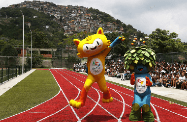 <p>Las mascotas de los Juegos Olímpicos de Río de Janeiro y de los juegos Paralímpicos, inspiradas respectivamente en una mezcla de la fauna y la flora de Brasil. / EFE/Marcelo Sayão</p>