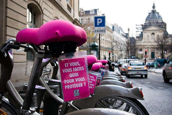 <p>Campaña del día mundial de la lucha contra el sida en París (Francia). Foto: William Hamon.</p>